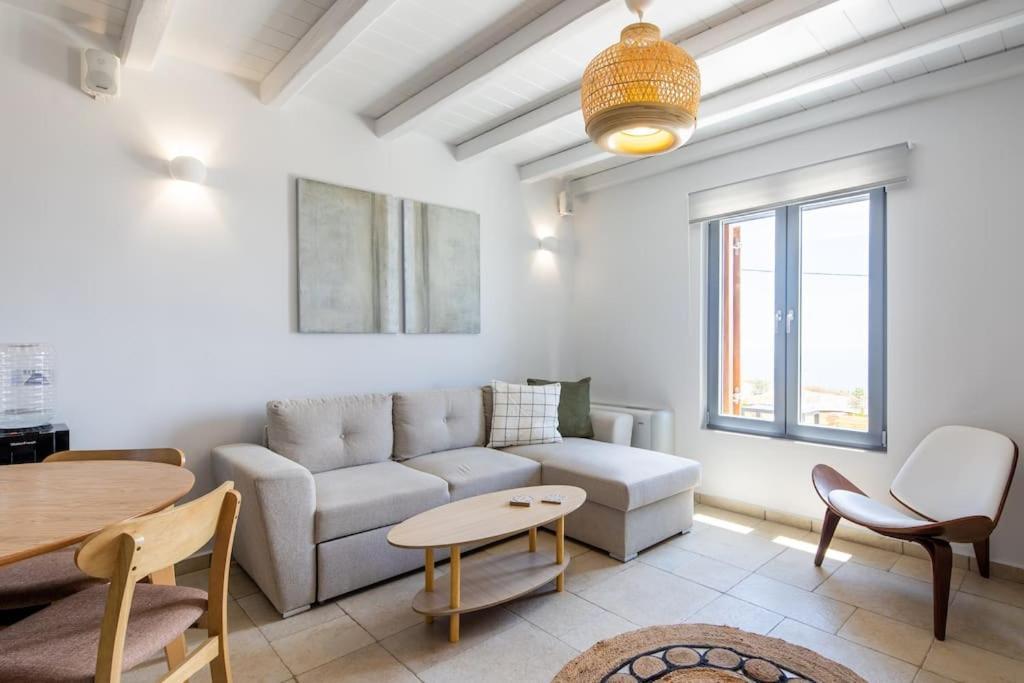 Kea 360 Villas- Dionysos Den Korissia  Bagian luar foto